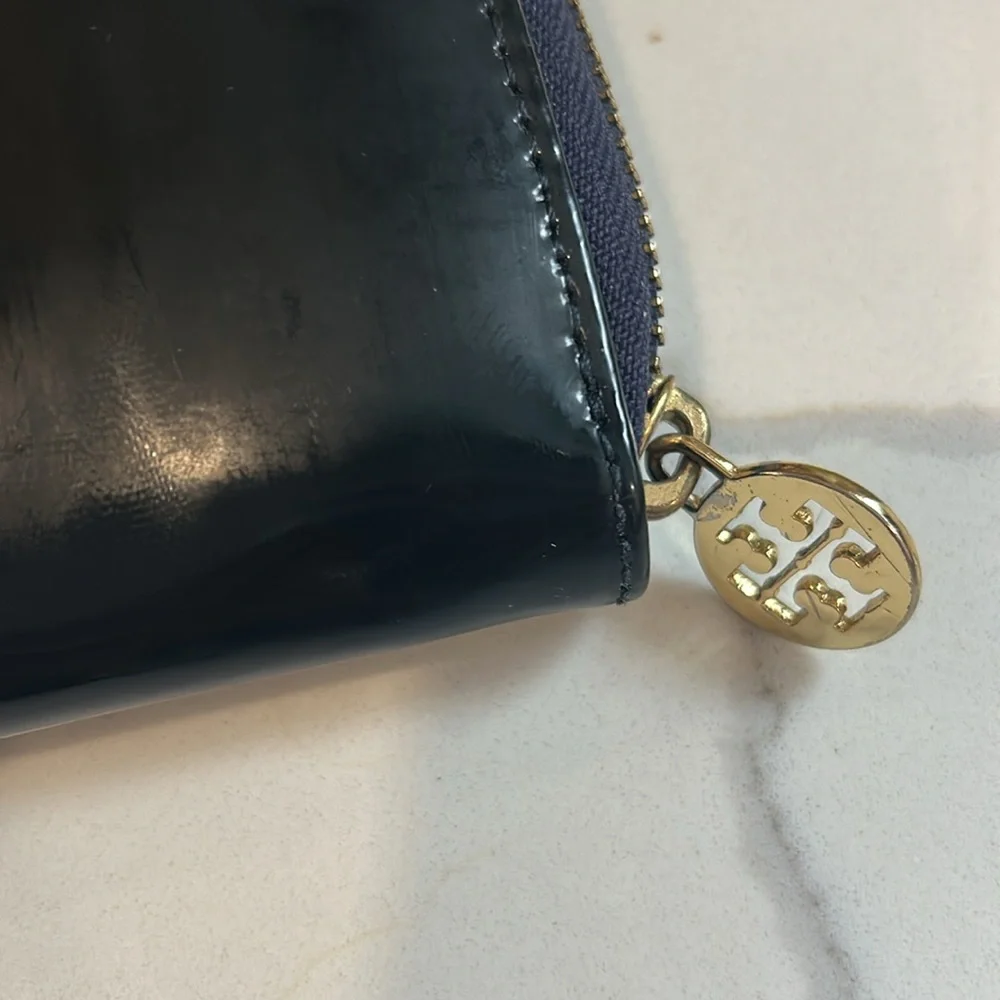 Tory Burch Patent Leather Continental Purple Wallet - Picture 3 of 11